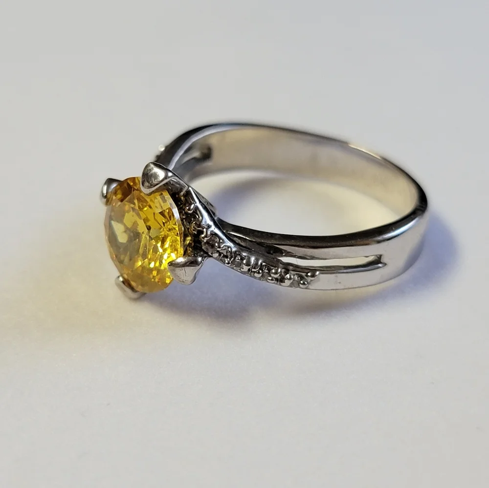 China GR Yellow Gemstone Fasion Rin